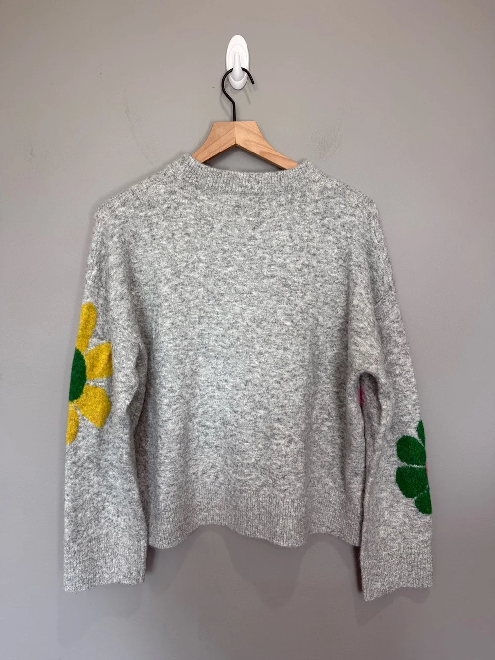 Natural Life Floral Sweater Gray Soft Knit Oversized Cozy Daisy Size Medium - Picture 6 of 6